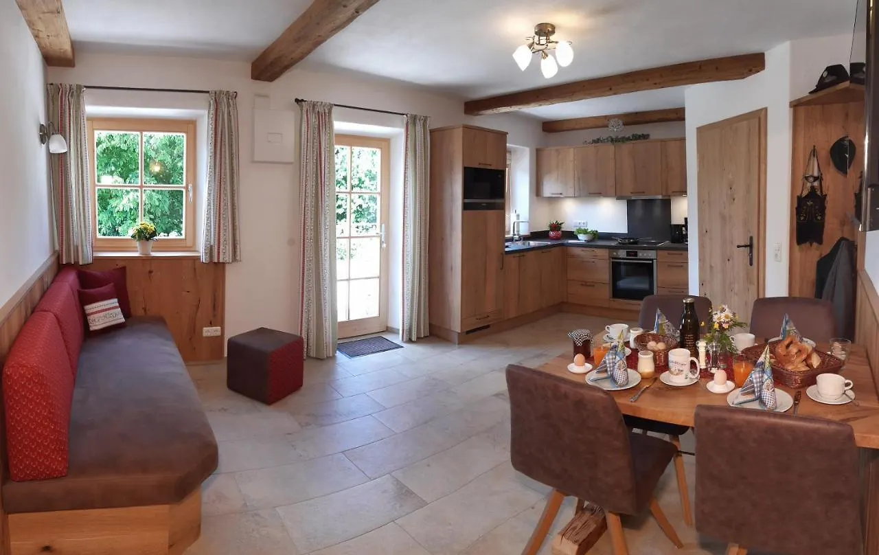 Brueglhuberhof Villa Kienberg  Farm stay Kienberg (Traunstein, Bavaria)